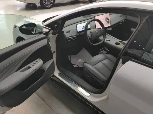 Nissan N7 — Фото автомобиля 15