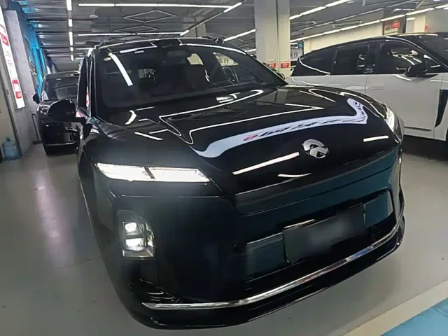 Nio ES8 — Фото автомобиля 3