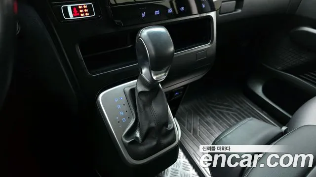 Hyundai Staria Staria Tourer 9 мест — Фото автомобиля 9