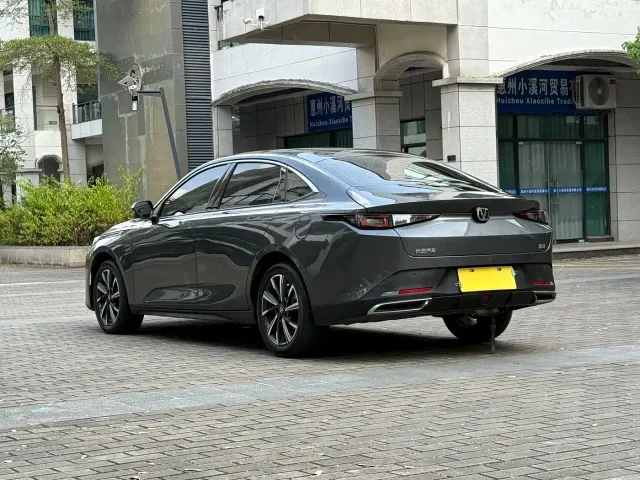 Changan Eado — Фото автомобиля 7