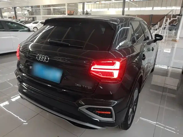 Audi Q2L — Фото автомобиля 6