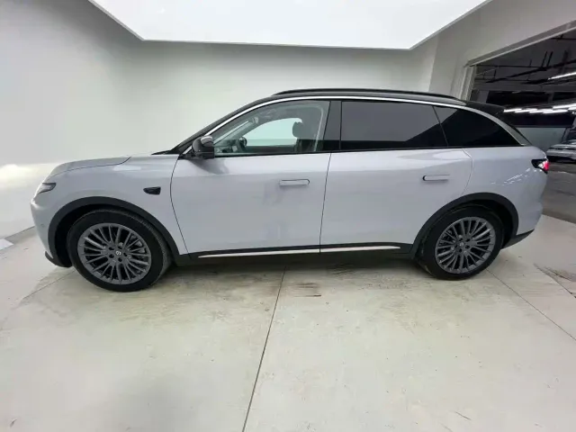 Leapmotor C11 — Фото автомобиля 29