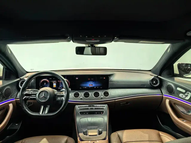 Mercedes-Benz E-Class — Фото автомобиля 11