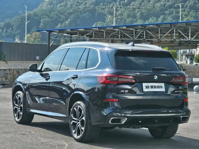 BMW X5 — Фото автомобиля 11