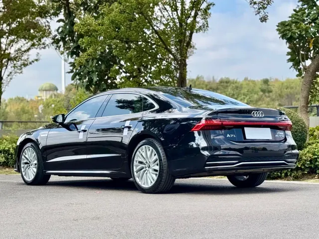 Audi A7L — Фото автомобиля 7