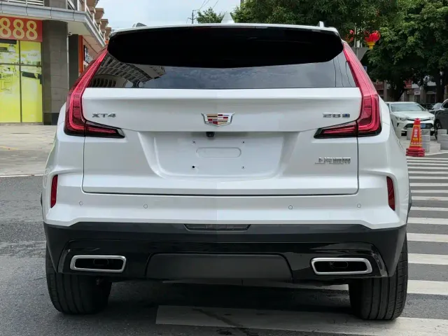 Cadillac XT4 — Фото автомобиля 3