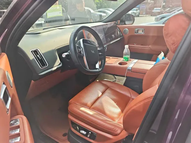 Li Auto L9 — Фото автомобиля 2