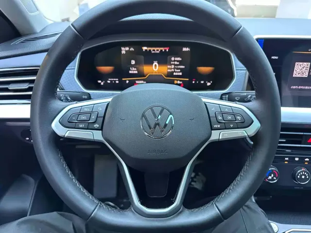 Volkswagen Lavida — Фото автомобиля 11