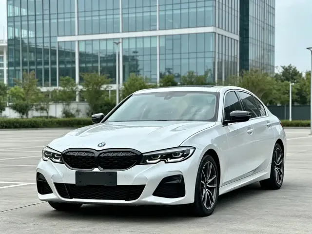 Фотография автомобиля — BMW 3 Series