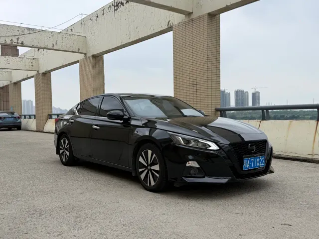 Nissan Teana — Фото автомобиля 3