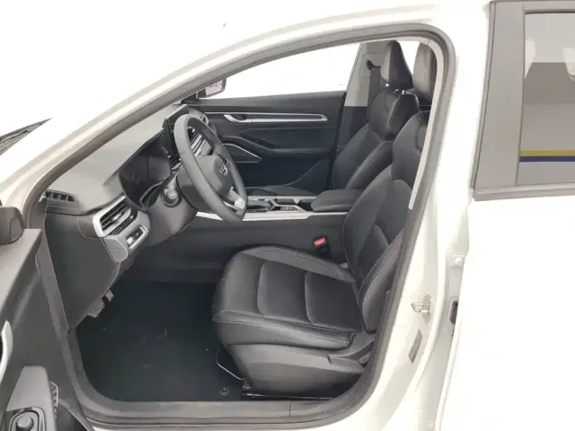 Geely Emgrand — Фото автомобиля 9