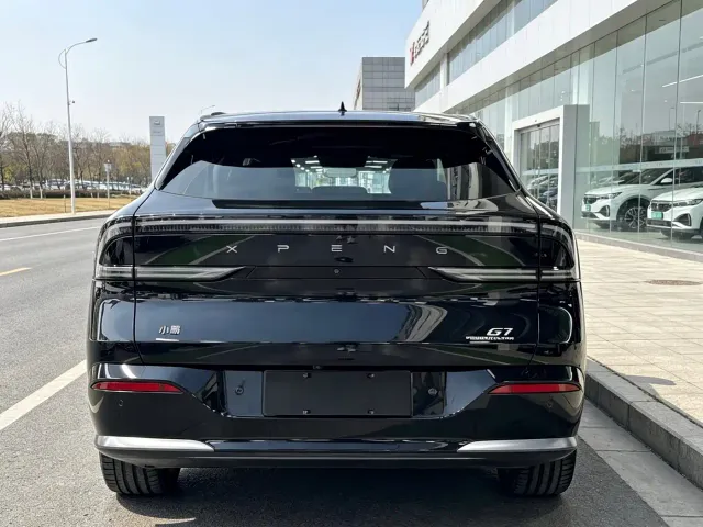 Xpeng G7 — Фото автомобиля 8