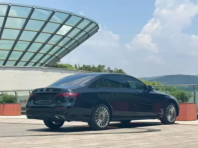 Mercedes-Benz E-Class — Фото автомобиля 9