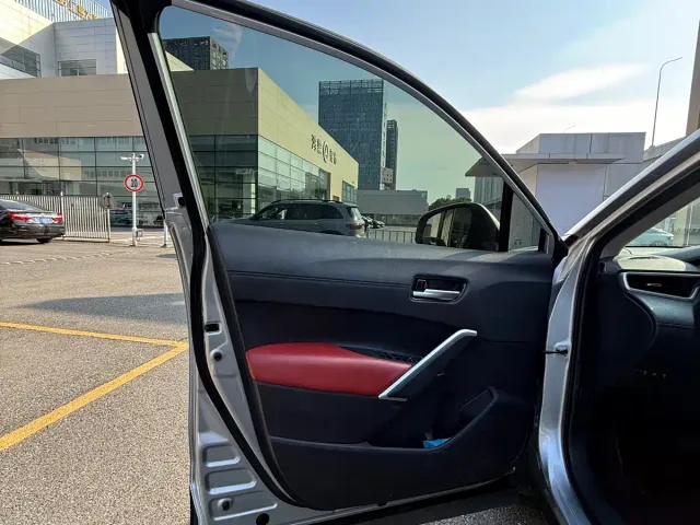 Toyota Frontlander — Фото автомобиля 12