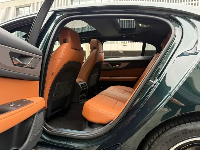 Jaguar XEL — Фото автомобиля 21