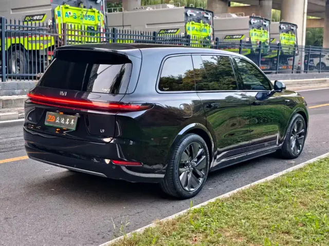 Li Auto L9 — Фото автомобиля 20
