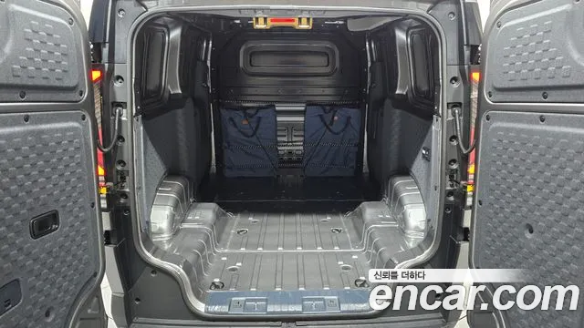 Kia PV5 — Фото автомобиля 17