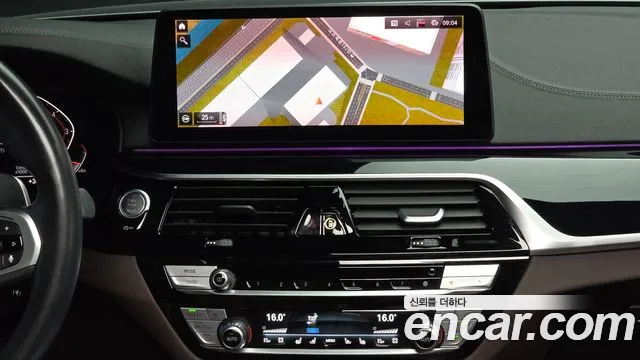 BMW 5-Series — Фото автомобиля 14