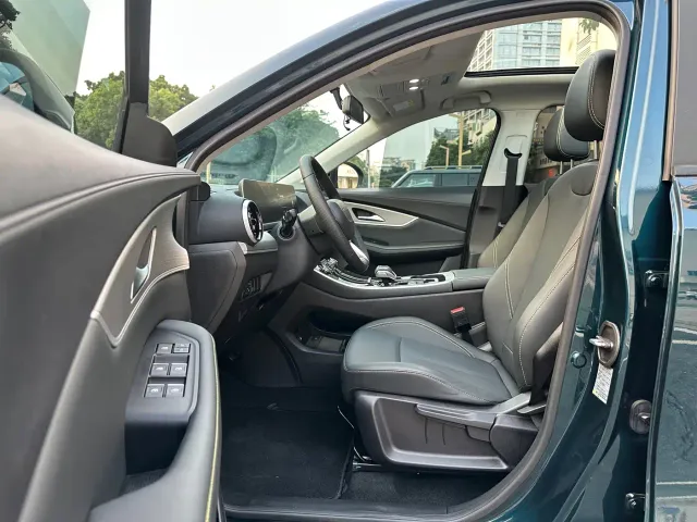 Forthing T5 Evo — Фото автомобиля 7