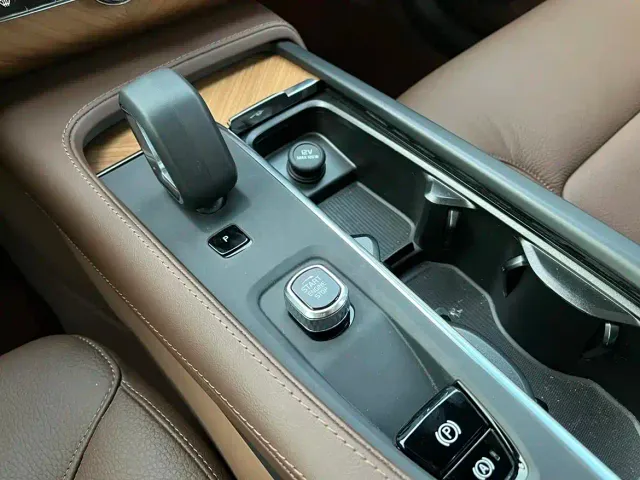 Volvo XC90 — Фото автомобиля 20