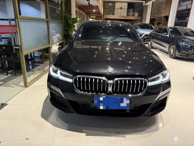 BMW 5 Series — Фото автомобиля 2