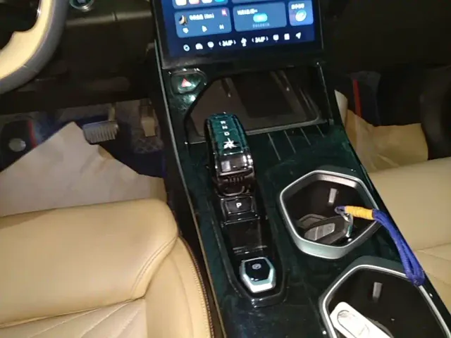 Geely Boyue L — Фото автомобиля 13