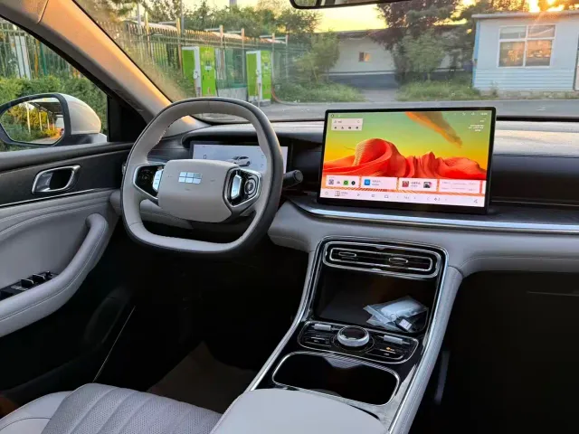 Geely Galaxy Stellar 6 — Фото автомобиля 15