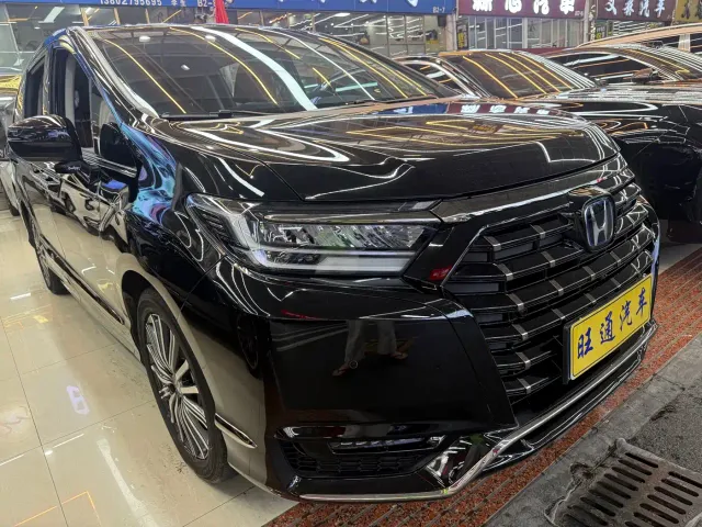 Honda Elysion — Фото автомобиля 3