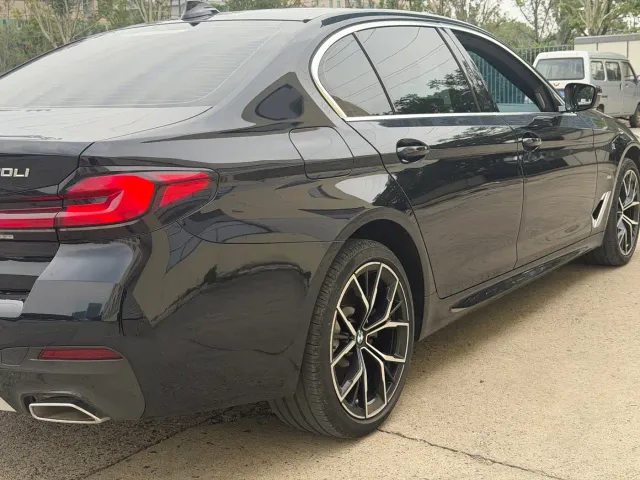 BMW 5 Series — Фото автомобиля 15