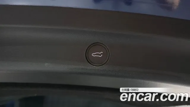 Tesla Model Y — Фото автомобиля 30