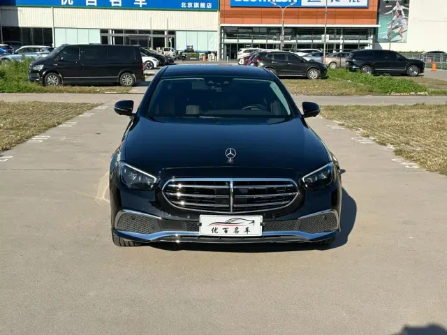 Mercedes-Benz E-Class — Фото автомобиля 2