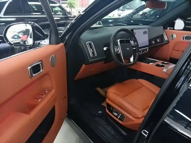 Li Auto L7 — Фото автомобиля 15