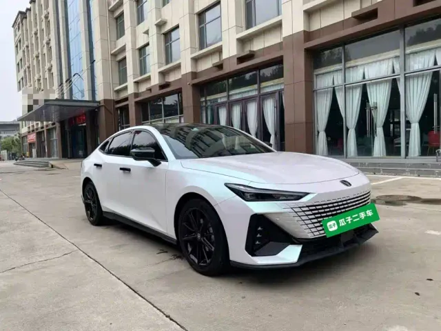 Changan UNI-V — Фото автомобиля 3