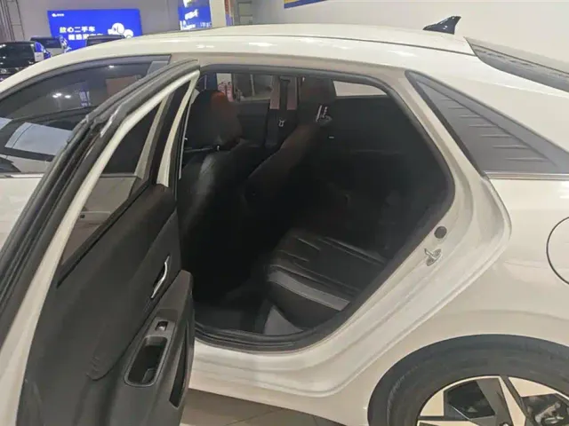 Hyundai Elantra — Фото автомобиля 11