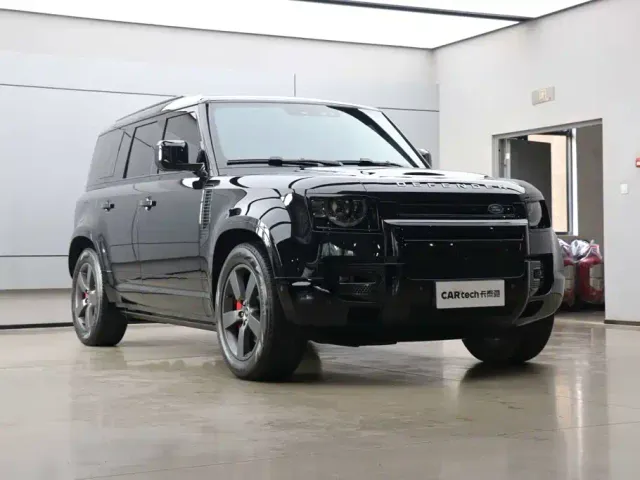 Land Rover Defender — Фото автомобиля 2