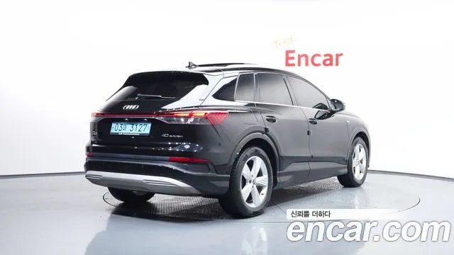 Audi Q4 e-tron — Фото автомобиля 2