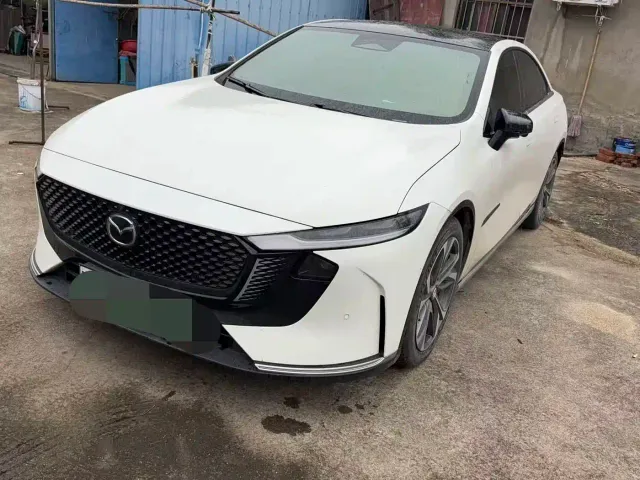 Фотография автомобиля — Mazda EZ-6