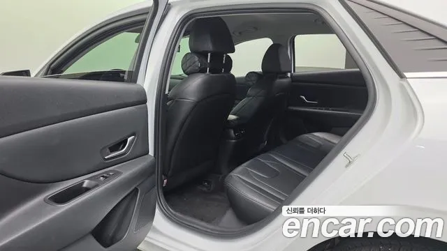 Hyundai AVANTE Avante (CN7) — Фото автомобиля 17