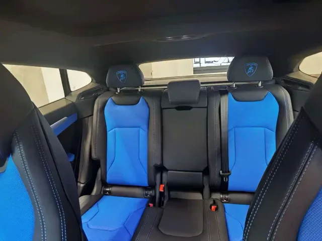Lamborghini Urus — Фото автомобиля 4