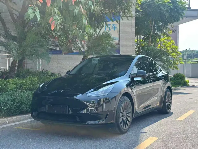 Фотография автомобиля — Tesla Model Y