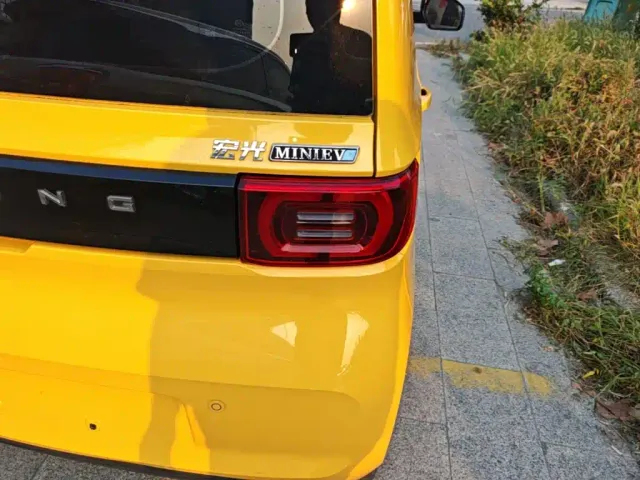 Wuling Hongguang Mini EV — Фото автомобиля 7