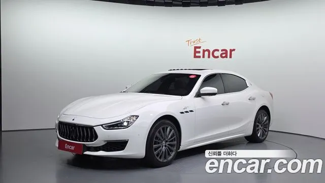 Фотография автомобиля — Maserati Ghibli
