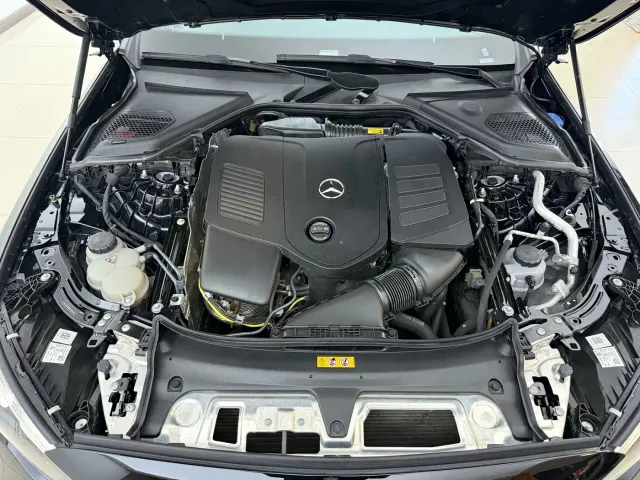 Mercedes-Benz E-Class — Фото автомобиля 4