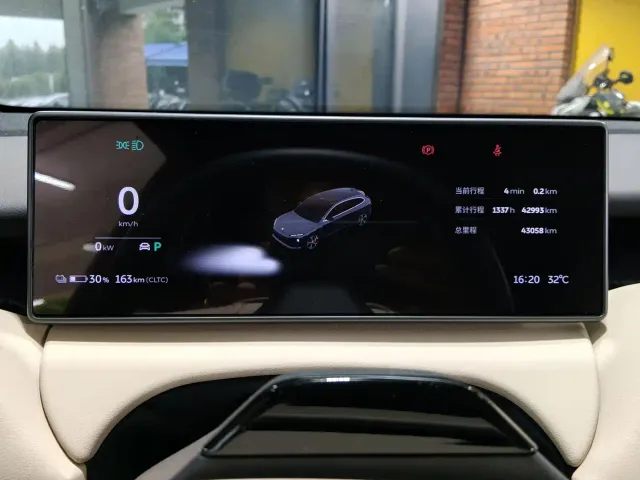 Nio ET5 Touring — Фото автомобиля 13