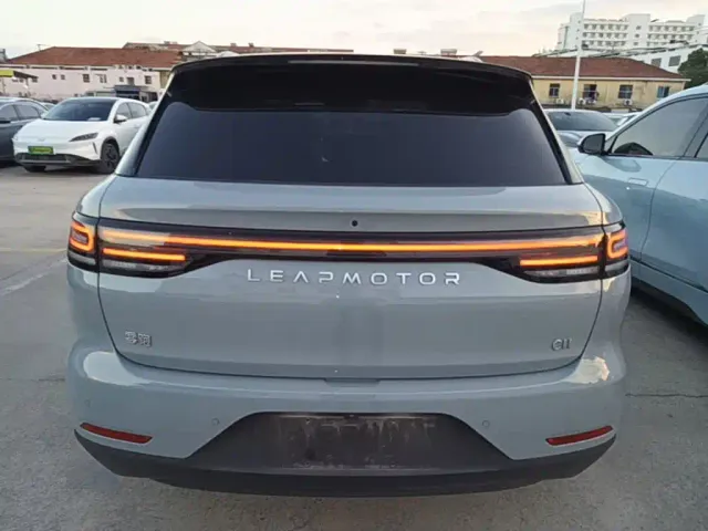 Leapmotor C11 — Фото автомобиля 5