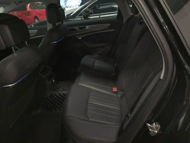 Audi A6L — Фото автомобиля 16