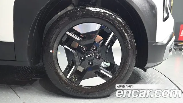 Kia Seltos Seltos 2 поколение Бензин 1.6T 2WD — Фото автомобиля 21