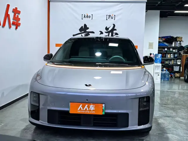 Li Auto i6 — Фото автомобиля 3