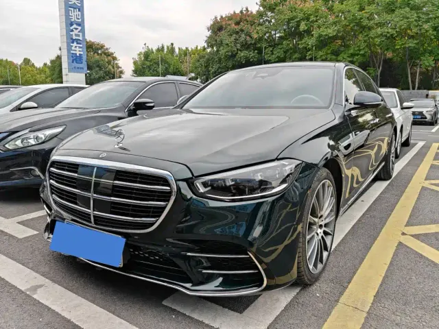 Фотография автомобиля — Mercedes-Benz S-Class
