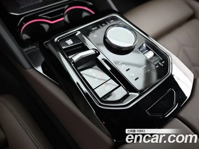 BMW 5 Series G60 — Фото автомобиля 9